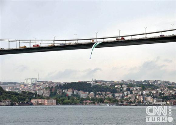Boğaziçi'nde dev Bursa bayrakları! 4