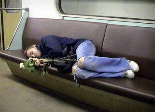 Dünya Metrolarından Güldüren Kareler 13