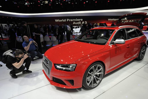 Göz Kamaştıran Otomobil Fuarı 32