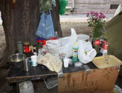 FİLİSTİNLİLER SOKAĞA TERK EDİLDİ