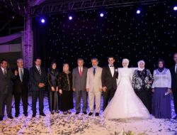 Arınç ve Çelik, Nikah Şahidi Oldu!