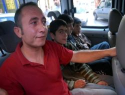 Konya'da Kaçtıktan Sonra Mersin'de Bulunan 3 Çocuk Dayılarına Teslim Edildi