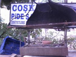 Gece Vakti Kebapçıya Giren Şahıslar Bakır Davlumbazı Çaldı