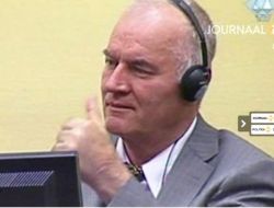 Mladiç Kulaklığı Atarak Mahkemeyi Boykot Etti