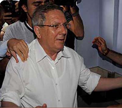 Yıldırım 13 farklı telefonla görüştü