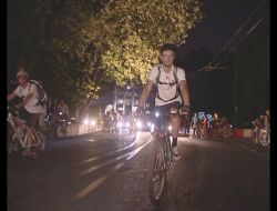 Moskova’da 4 Bin Kişi Gece Pedal Çevirdi