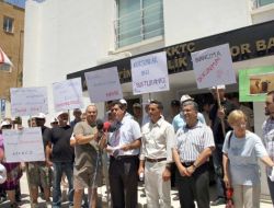 Kktc Öğretmen Sendikaları, Ada'da Başlayan Din Derslerini Protesto Etti