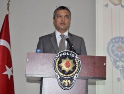 Balıkesir Emniyeti'nde Terfi Eden Müdürlerin Rütbelerini Eşleri Taktı