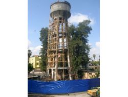 Sarıçam Belediyesi, Can Güvenliğini Tehdit Eden Eski Su Kulelerini Yıkıyor