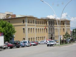 Korkut, Belediyenin Çatısını Yıktı