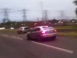 Genç Sürücü, Peşine Taktığı Polislerle Oyun Oynadı