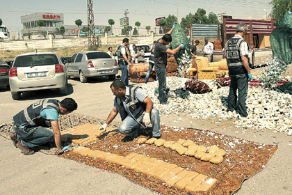 Yastık içinde 65 kilo eroin