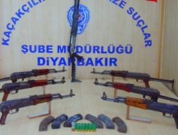 Diyarbakır’da 6 Kaleşnikof Silah