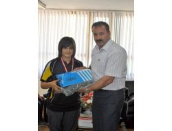 Başarılı Sporculara Malzeme Desteği