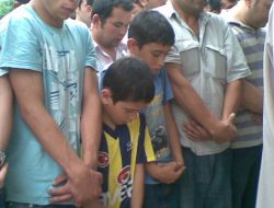 TRENİN ÇARPTIĞI ÇOCUKLAR