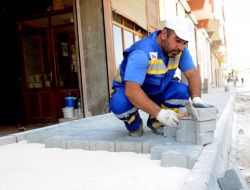 Şehitkamil'de Kilit Taşı Döşeme Çalışmaları Sürüyor