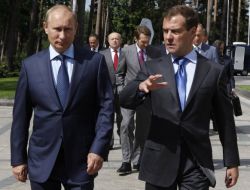 Putin Ve Medvedev Birlikte Denetimde