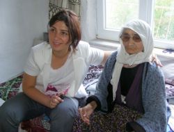 Gönüllüler, Ev Ev Dolaşıp İhtiyaçları Tespit Ediyor