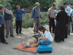 Dereye Uçan Otomobilden Sağ Çıktılar