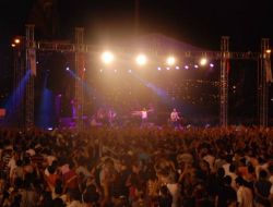 İskenderun'da Kıraç Konseri Yoğun İlgi Gördü