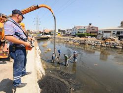 Meles Ve Arap Dereleri Temizlenerek Pis Koku Önlenecek
