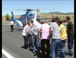 Kaza Yapan Gurbetçi Ailenin İmdadına Ambulans Helikopter Yetişti (2)