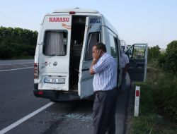 Şaftı Çıkan Kamyonet Midibüse Çarptı