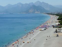 Antalya'da Deniz Suyu Temiz Çıktı
