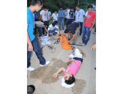 Motosikletten Düşen İki Kişiye Otomobil Çarptı: 1 Ölü 1 Yaralı