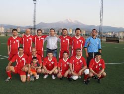 Elektrik Şirketi Çalışanları Futbol Turnuvasında Stres Attı