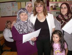 Okuma Yazma Öğrenenlere Sertifikaları Verildi