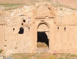 St. Bartholomeus Kilisesi Turizme Kazandırılacak