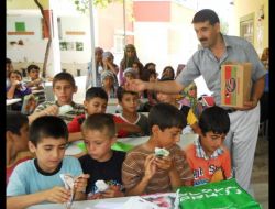 Muhtardan Kur’an Kursu Öğrencilerine Dondurma