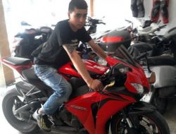 Beyin Kanaması Geçirdiğini Farketmeyince Elektrik Direğine Çarpıp Öldü