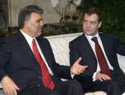 Gül, Medvedev'e Başsağlığı Diledi!