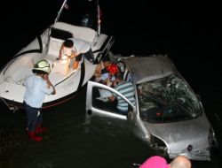 Otomobille Denize Uçan Aile