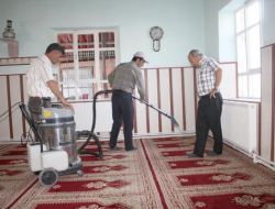Şuhut'ta Ramazan Öncesi Camilerde Temizlik Çalışması Başlatıldı