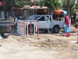 Amca İçin Plaj Yolu Trafiğe Kapandı