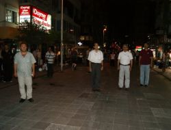 İşçi Partililer Terör Saldırısını Protesto Etti