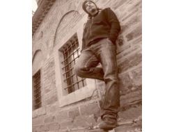 “bir Şafaktım Askerin Duvarda Yırttığı Bir Takvim Yaprağında”