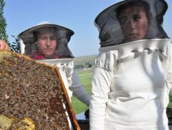 Karslı Kadınlar Aile Bütçelerine Balcılık Yaparak Katkı Sağlayacak