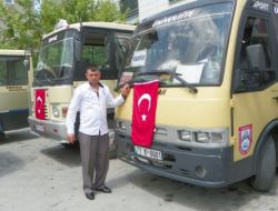 Teröre Karşı Türk Bayraklarıyla Tepki