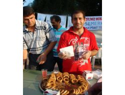 Manavgat Cumhuriyet Meydanı'nda 8 Bin Kandil Simidi Dağıttılar