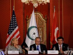 CLİNTON'dan FARKLI YORUM