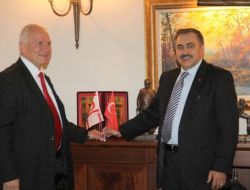 Eski Bakanın Kktc Meclisi'nde Mescit İsteği