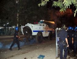 Viranşehir'de Provokatörler İlçeyi Karıştırdı: 1'i Polis 3 Yaralı