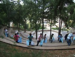 Kozanlı Gençler Çevre Temizliği Yaptı