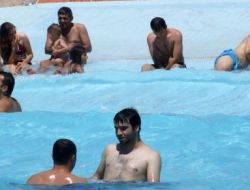 Kuşadası Sıcaktan Kavruluyor..