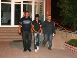 Çaldığı Kredi Kartı İle Alem Yaparken Yakalandı