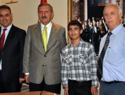 Edirne’nin Başarılı Öğrencileri Altınla Ödüllendirildi